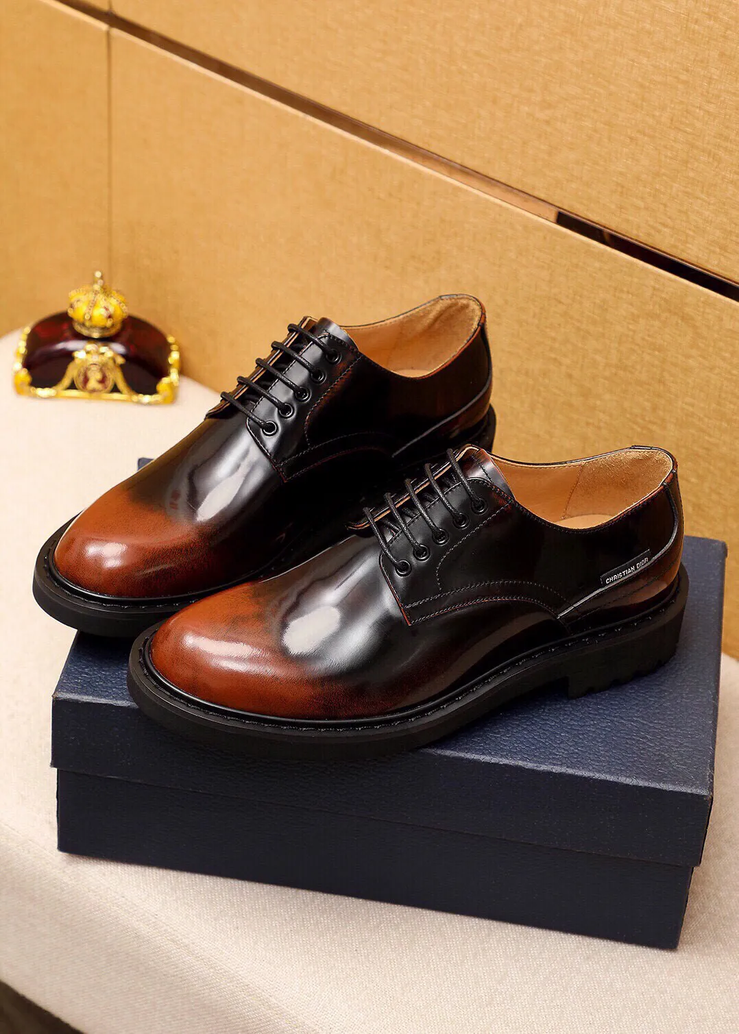 Men's shoes 💰580💐 Product trademark: Dior "Dior" business leather shoes Regular size: 39-44 (38.45🉑️customized) Product materials: Selected Italian imported first-layer open-edge beaded cowhide upper, imported water-dyed 🐂 cowhide lining. Strong three-dimensional visual effect, original outsole Color: 3 colors optional